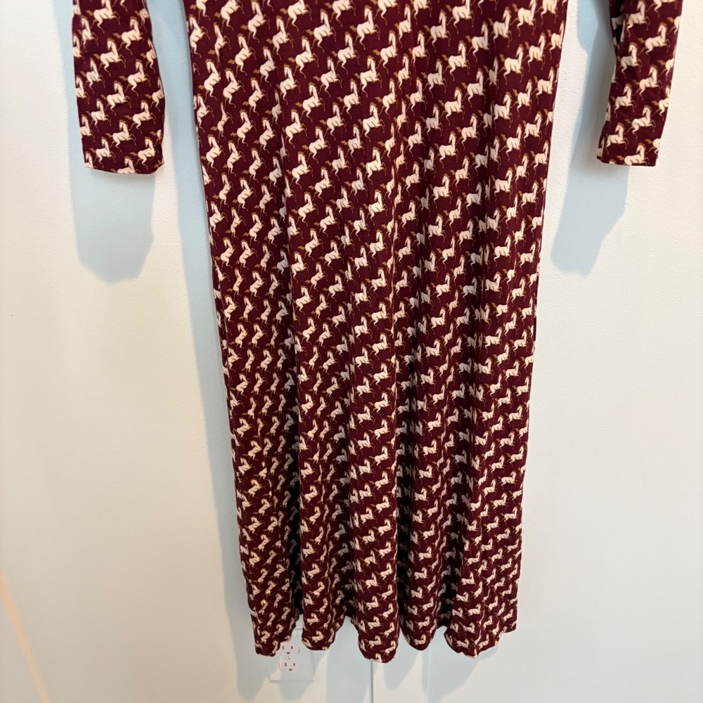 Ann Taylor Horse Print Midi Dress Womens 6 Burgundy Long Sleeve Knit Stretch - Picture 6 of 14